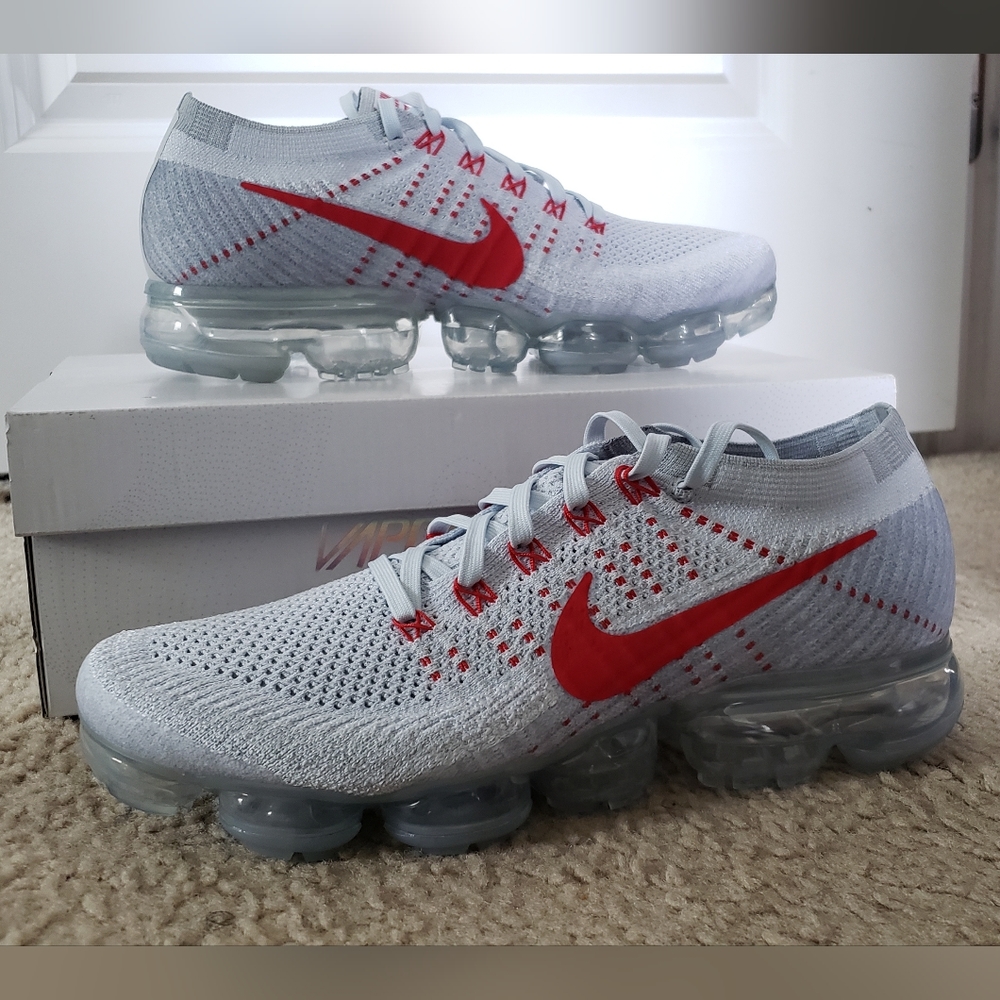 Nike Air Vapormax Flyknit Pure Platinum University Red Mens Size 9.5